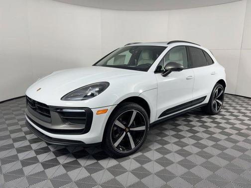 2026 Porsche Macan Base
