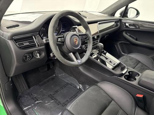 2025 Porsche Macan GTS