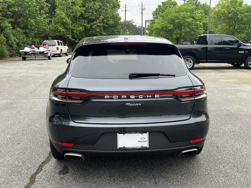 2021 Porsche Macan Base
