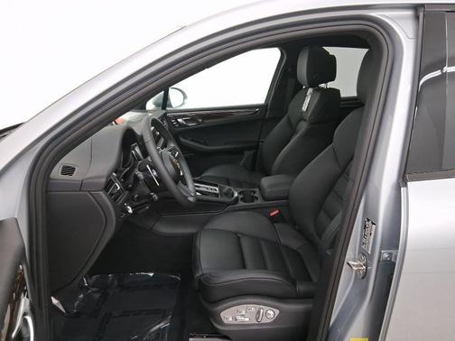 2026 Porsche Macan T