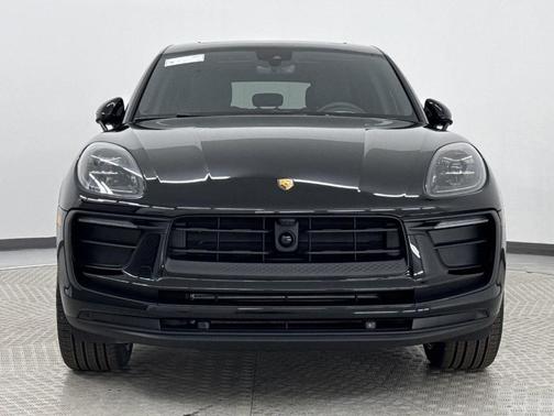 2025 Porsche Macan T