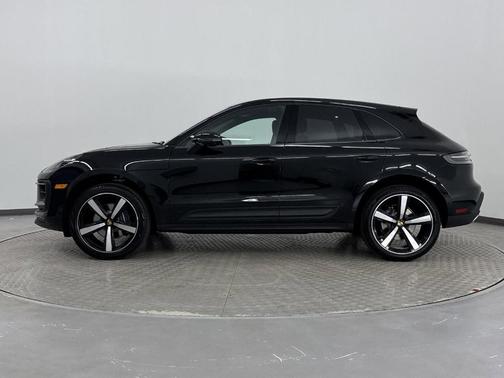 2025 Porsche Macan T