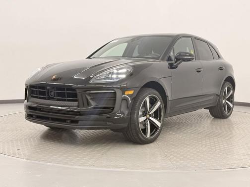 2025 Porsche Macan T