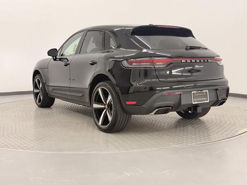 2025 Porsche Macan T