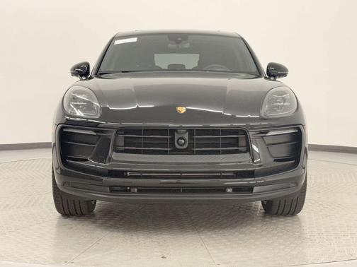 2025 Porsche Macan T