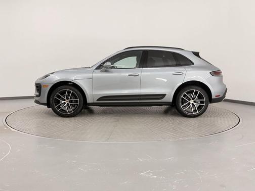 2025 Porsche Macan T
