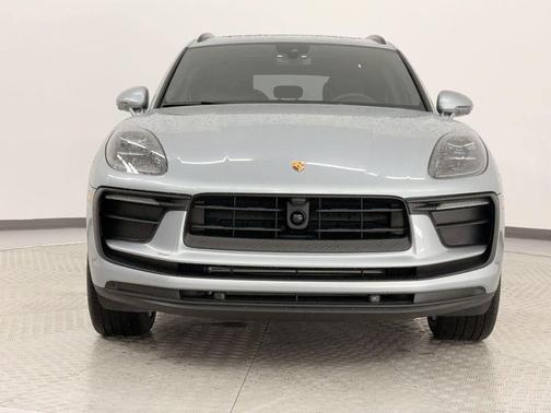 2025 Porsche Macan T