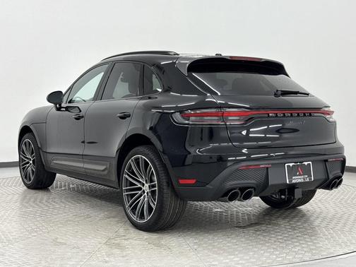 2025 Porsche Macan T
