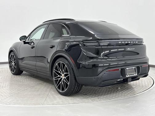 2024 Porsche Macan 4