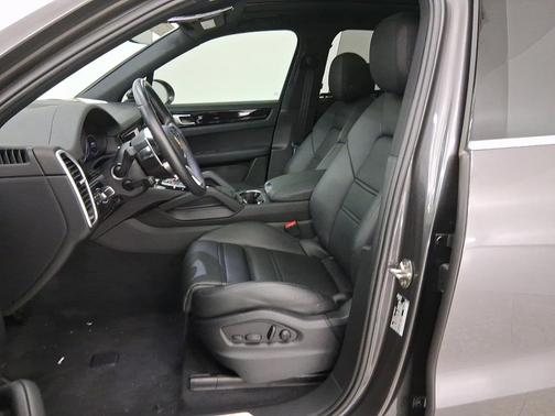 2023 Porsche Cayenne E-HYBRID