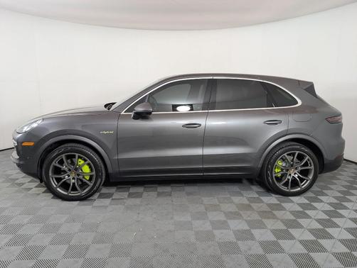 2023 Porsche Cayenne E-HYBRID