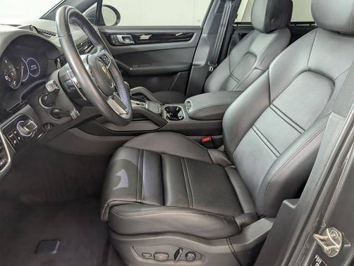 2023 Porsche Cayenne E-HYBRID