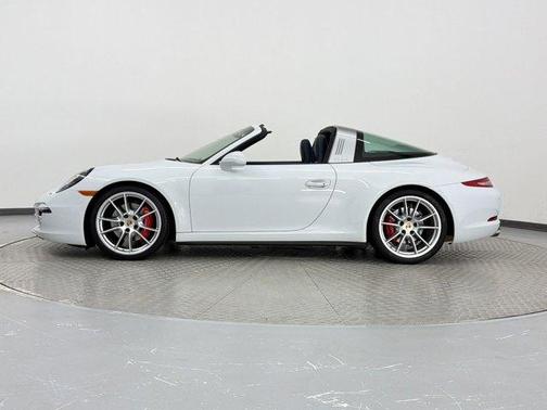 White 2016 Porsche 911