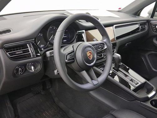 2025 Porsche Macan T