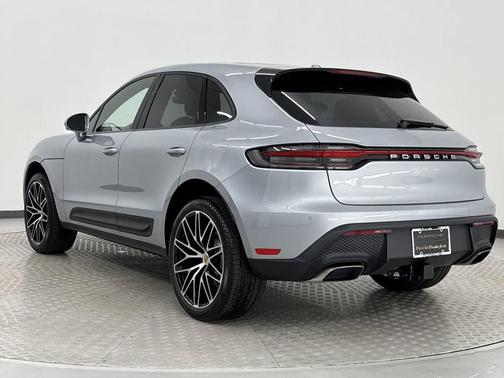 2025 Porsche Macan T