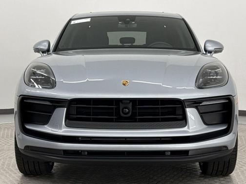 2025 Porsche Macan T