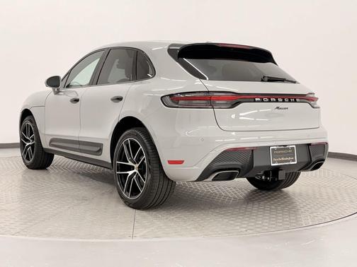 2025 Porsche Macan T