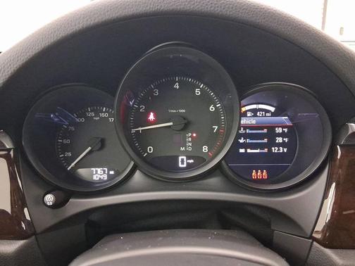 2025 Porsche Macan T