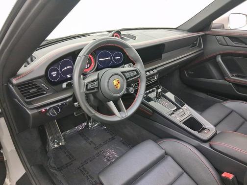 2022 Porsche 911 4 GTS