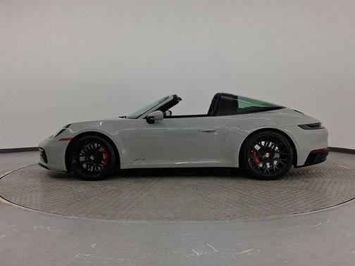 2022 Porsche 911 4 GTS