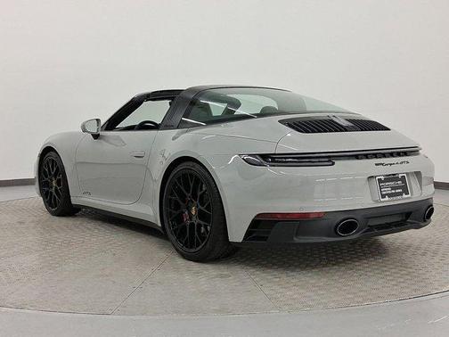 2022 Porsche 911 4 GTS
