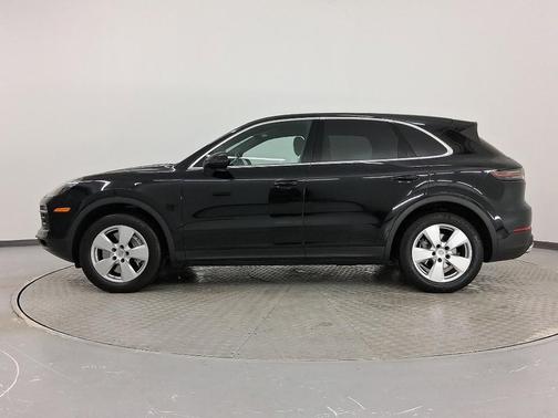 2023 Porsche Cayenne Base (Tiptronic)