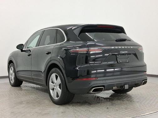 2023 Porsche Cayenne Base (Tiptronic)