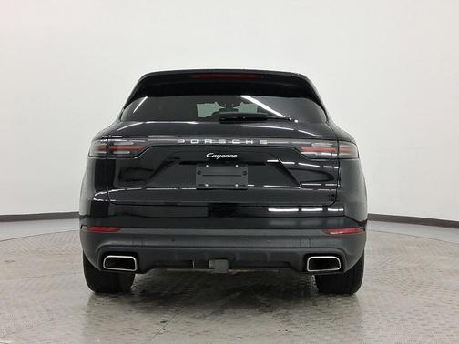 2023 Porsche Cayenne Base (Tiptronic)