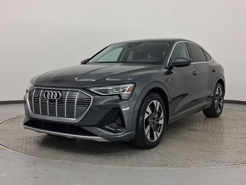 2022 Audi e-tron S line Premium