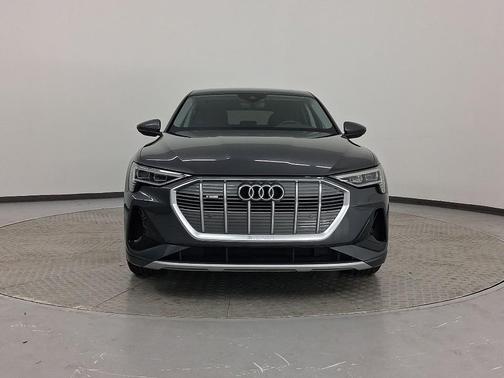 2022 Audi e-tron S line Premium