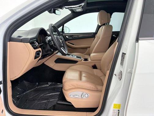 2021 Porsche Macan Base