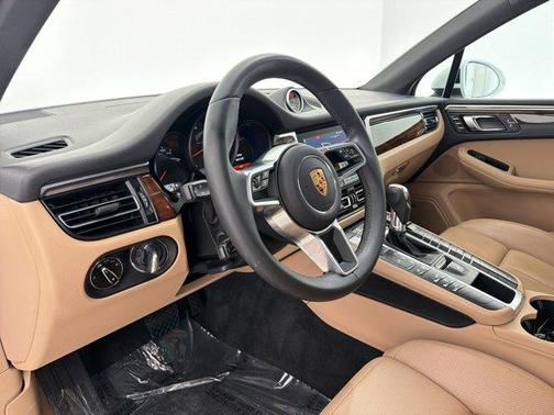 2021 Porsche Macan Base