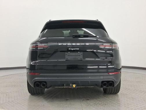 2021 Porsche Cayenne Base