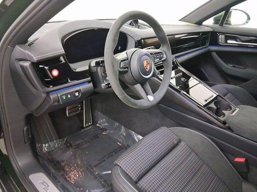 2026 Porsche Panamera 4