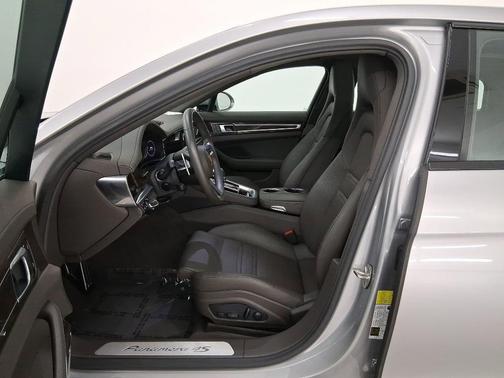 2023 Porsche Panamera 4S Executive