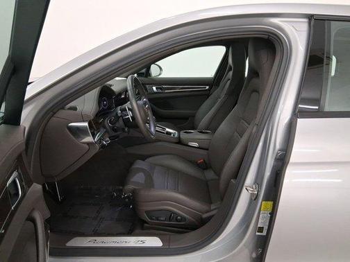 2023 Porsche Panamera 4S Executive