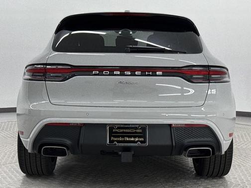 2025 Porsche Macan Base