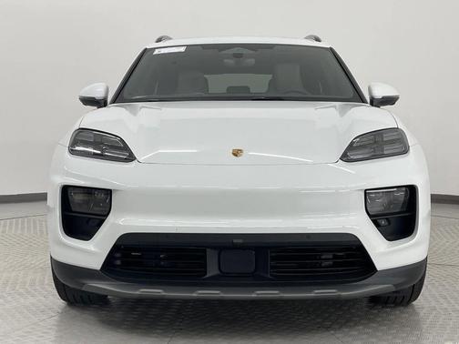 2024 Porsche Macan Electric 4