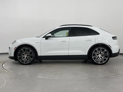 2024 Porsche Macan Electric 4