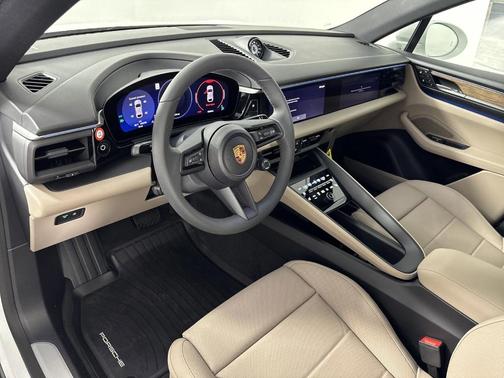 2024 Porsche Macan Electric 4