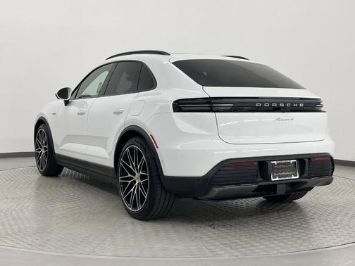 2024 Porsche Macan Electric 4