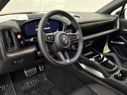 2025 Porsche Cayenne Base