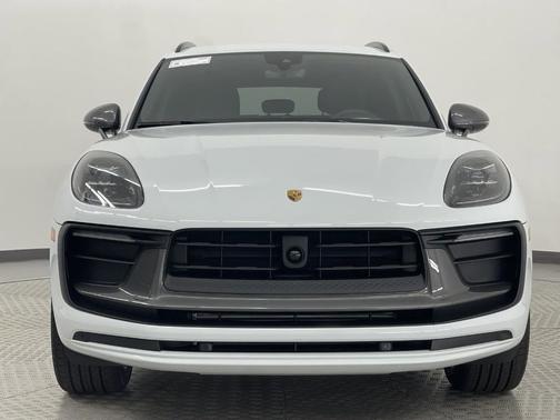 2025 Porsche Macan T