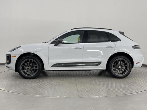 2025 Porsche Macan T