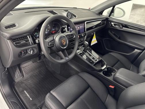 2025 Porsche Macan T