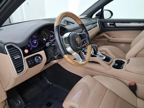 2022 Porsche Cayenne Platinum Edition