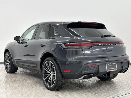 2025 Porsche Macan 