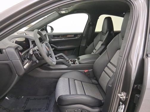 2026 Porsche Cayenne AWD