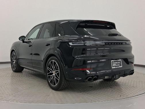2025 Porsche Cayenne GTS