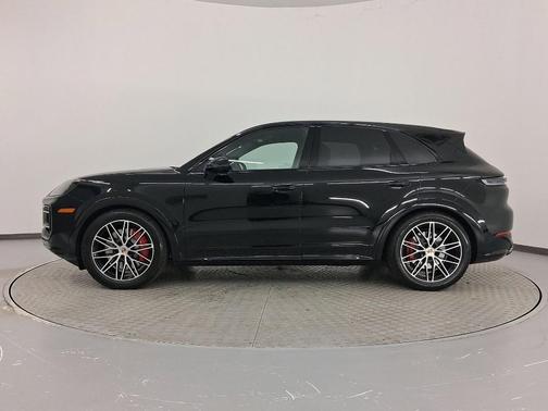 2025 Porsche Cayenne GTS